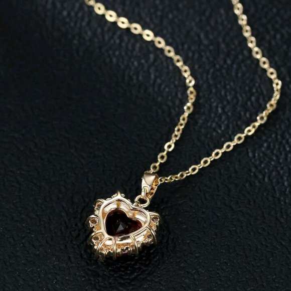 Rhinestone Heart pendant necklace - Picture 2 of 3